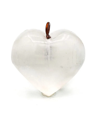 Heart-shaped pendant with selenite