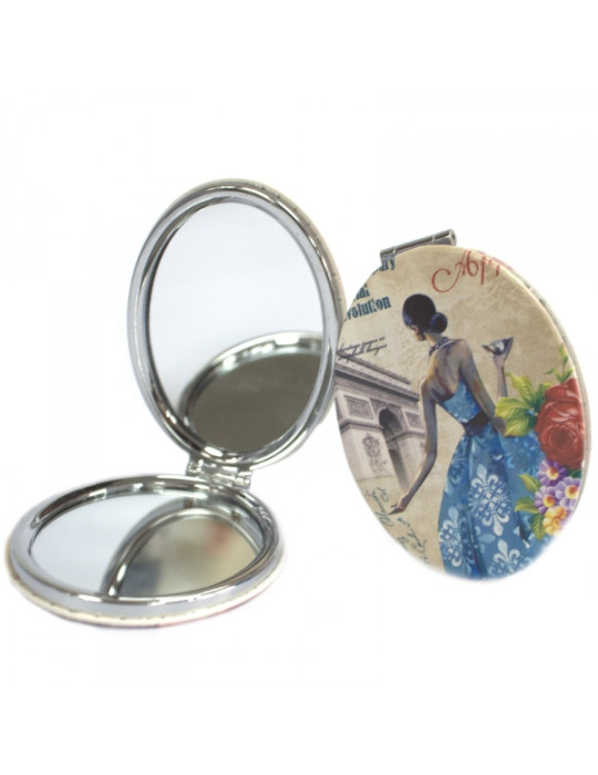 Daam sinises Pariisis taskupeegel