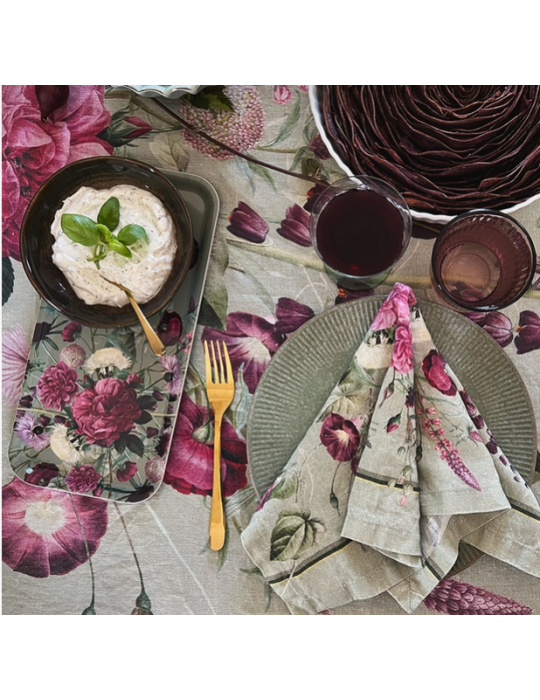 Beautiful dining table.             Blossom Garden linen napkin 45x45cm
